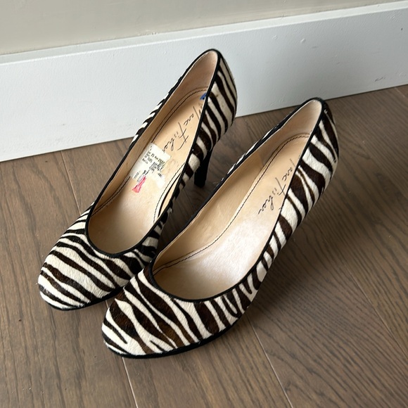 Zebra print heels - Picture 2 of 4